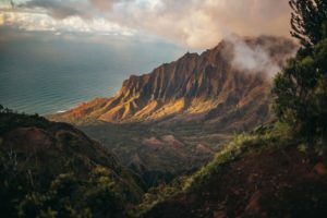 A beautiful hill overlooking the ocean in hawaii